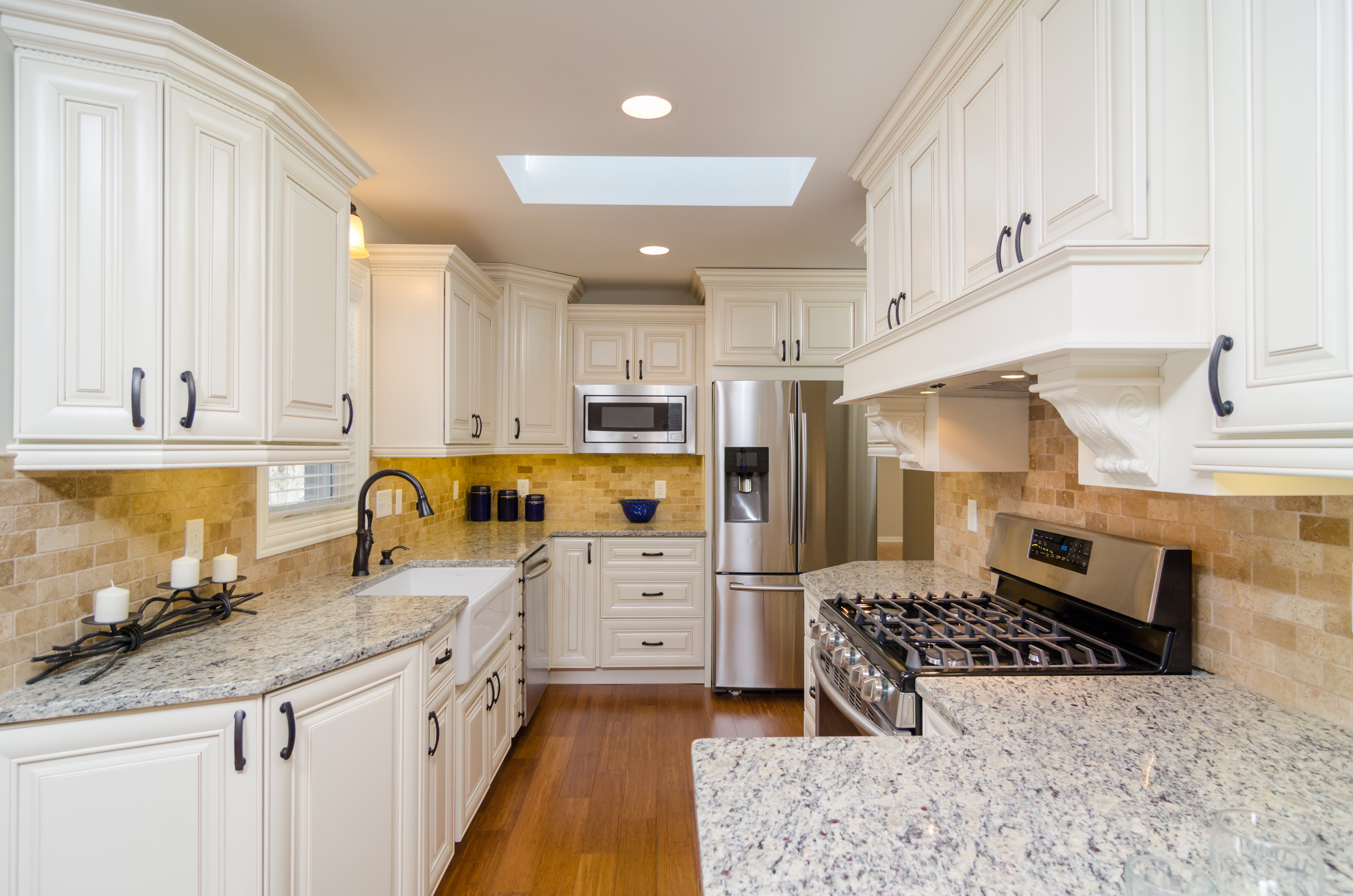 best white kitchen cabinet design